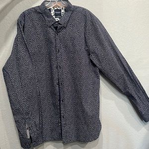 Nwot never worn blue shirt with gray flowers